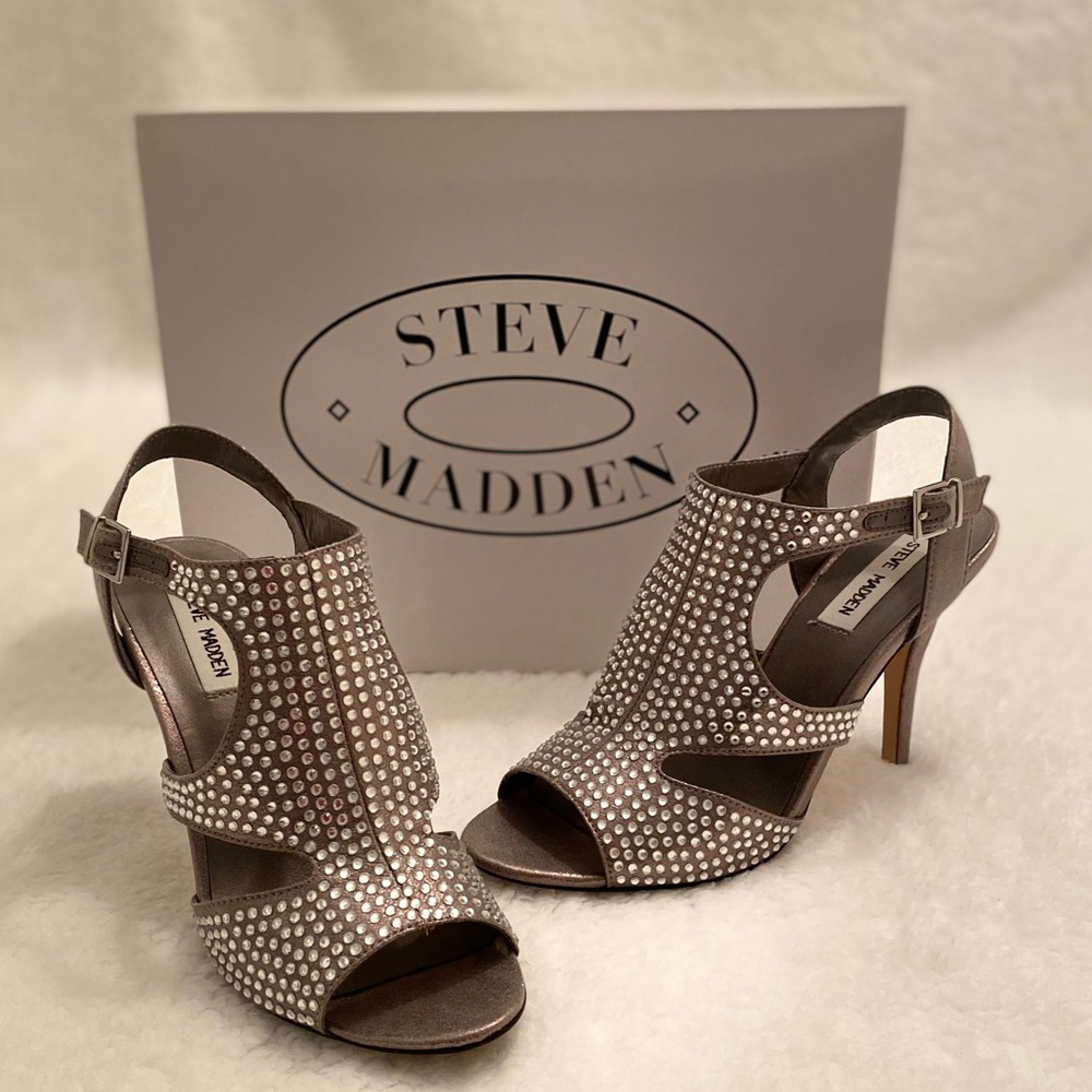 🌺 Gorgeous Steve Madden Sling Back Crystal Adorned Shoes 🌺